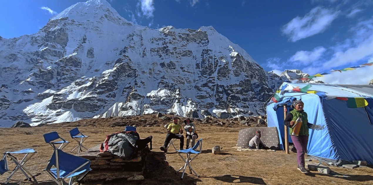 climbing Bokta peak